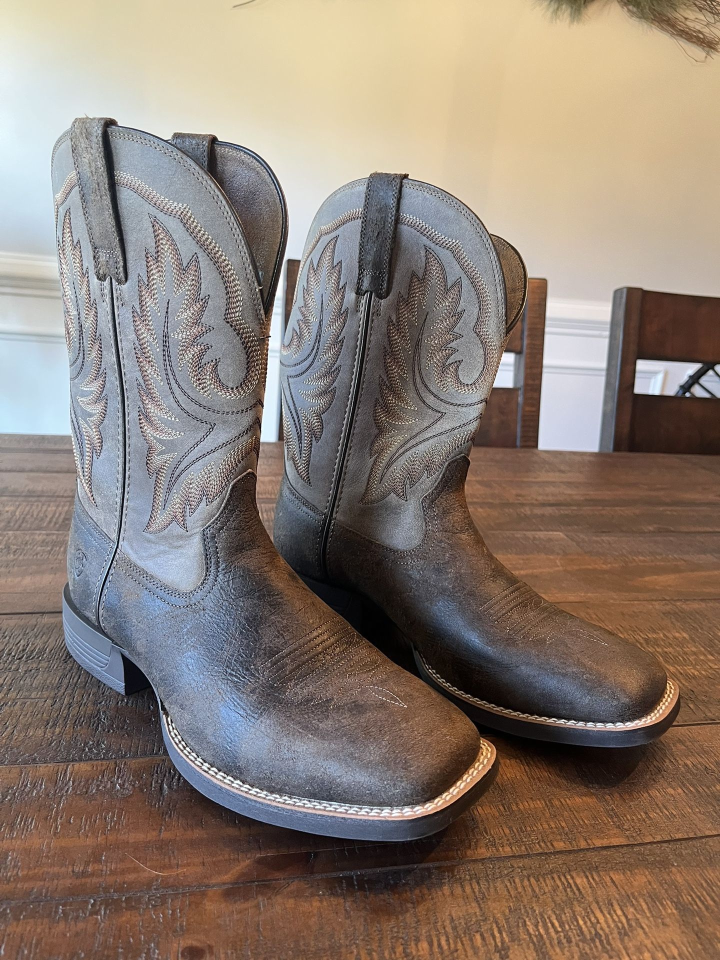 New!! Ariat Men’s Wilder Cowboy Western Boots Size 10EE Brown Leather Square Toe