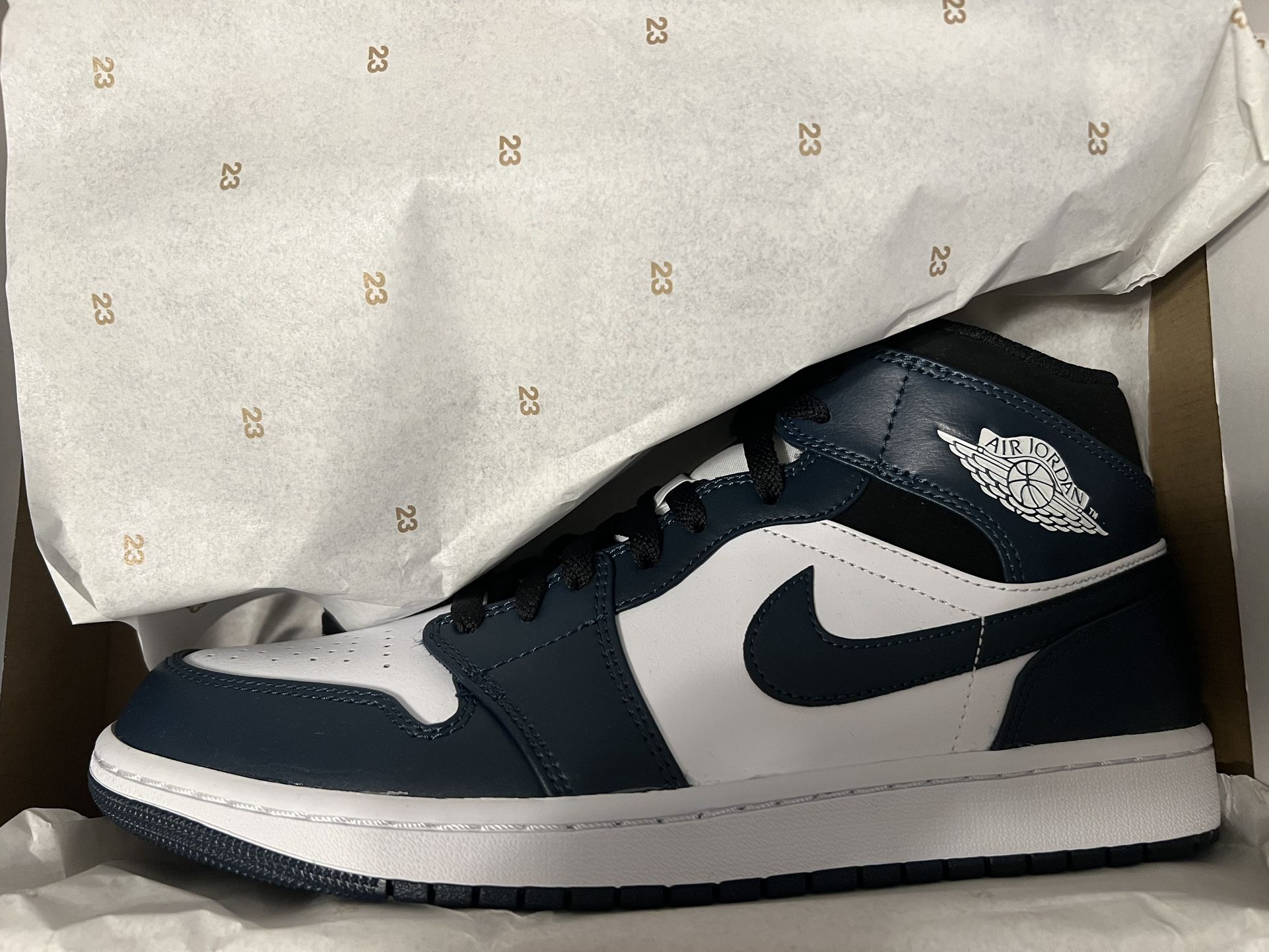 Jordan 1 Mid