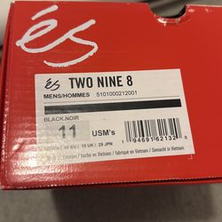 ES Skate shoes brand new