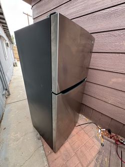 Frigidaire refrigerator