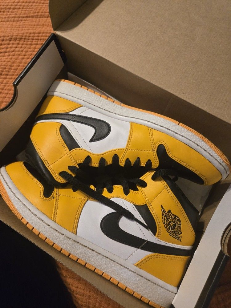 Air Jordan 1 Mid Mens 8.5