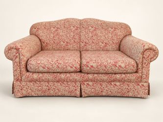 Floral Loveseat in Good Condition