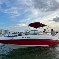 2006 Boat Rinker Captiva 