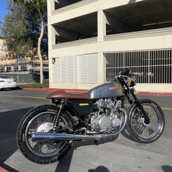 1977 Suzuki GS550 – Café Racer