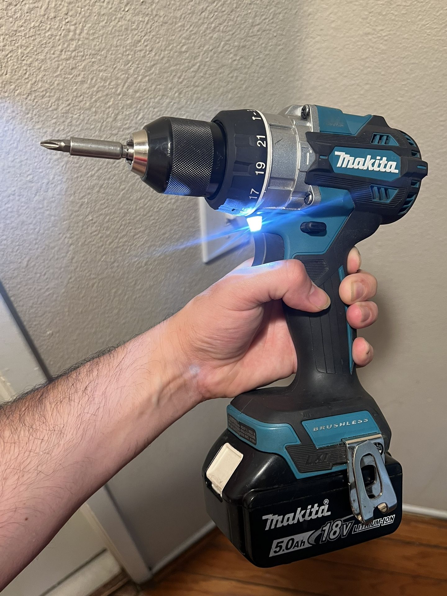 Makita Brushless 1/2” Hammer 🔨 Drill and 🔋 5.0 only.!! Used works perfect 👌