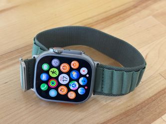 Like New Apple Watch Ultra 2 Natural Titanium 49MM GPS + Cellular
