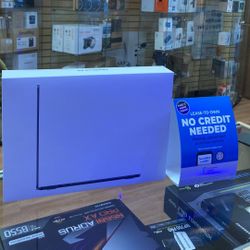 13inch MacBook Air M3 / 8gb Ram / 256gb