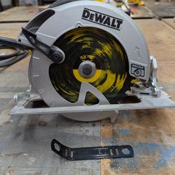 DeWalt Circular Saw (Corded) Safety Brake