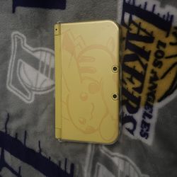 New Nintendo 3DS pikachu edition