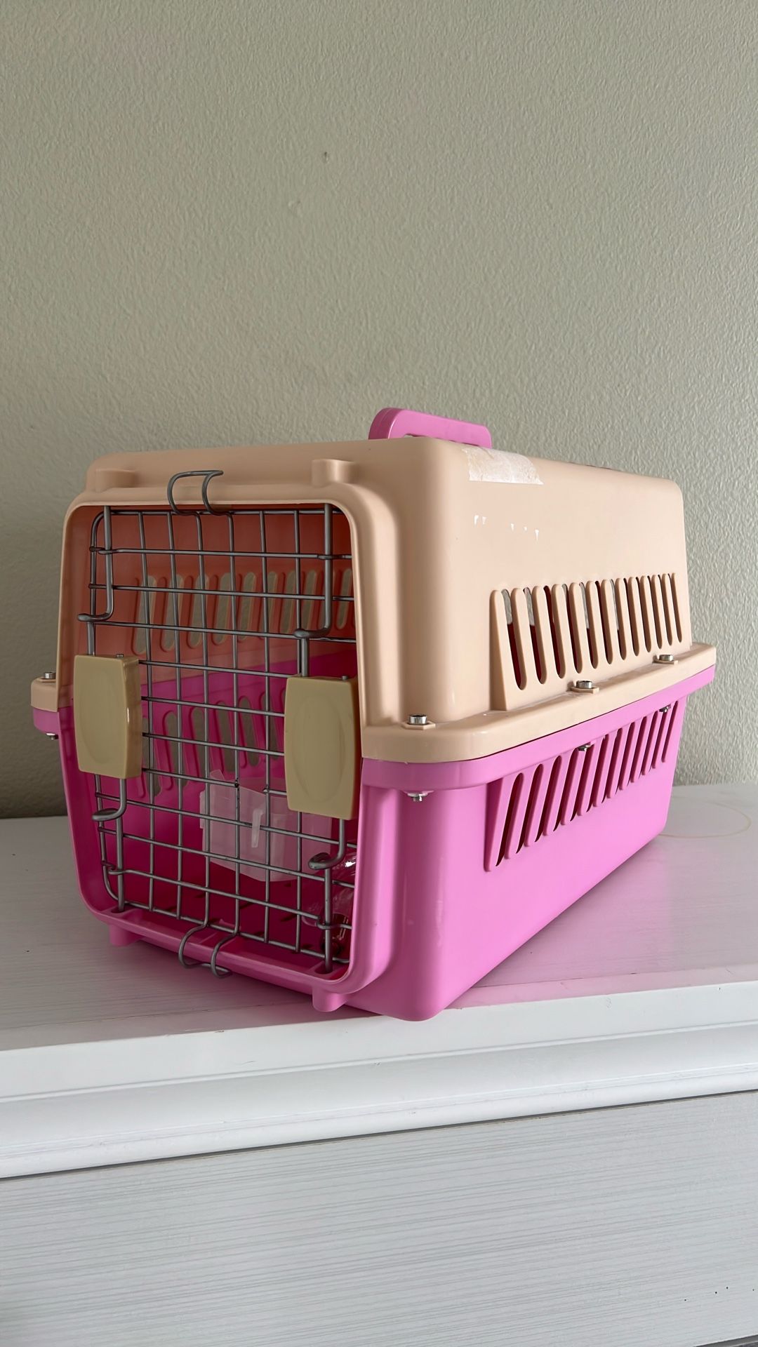 Small Pet Carrier for Dogs & Cats. Travel Pet Carrier