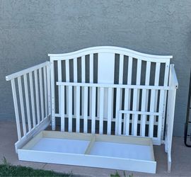 Graco Solano 4-in-1 Convertible Baby Crib