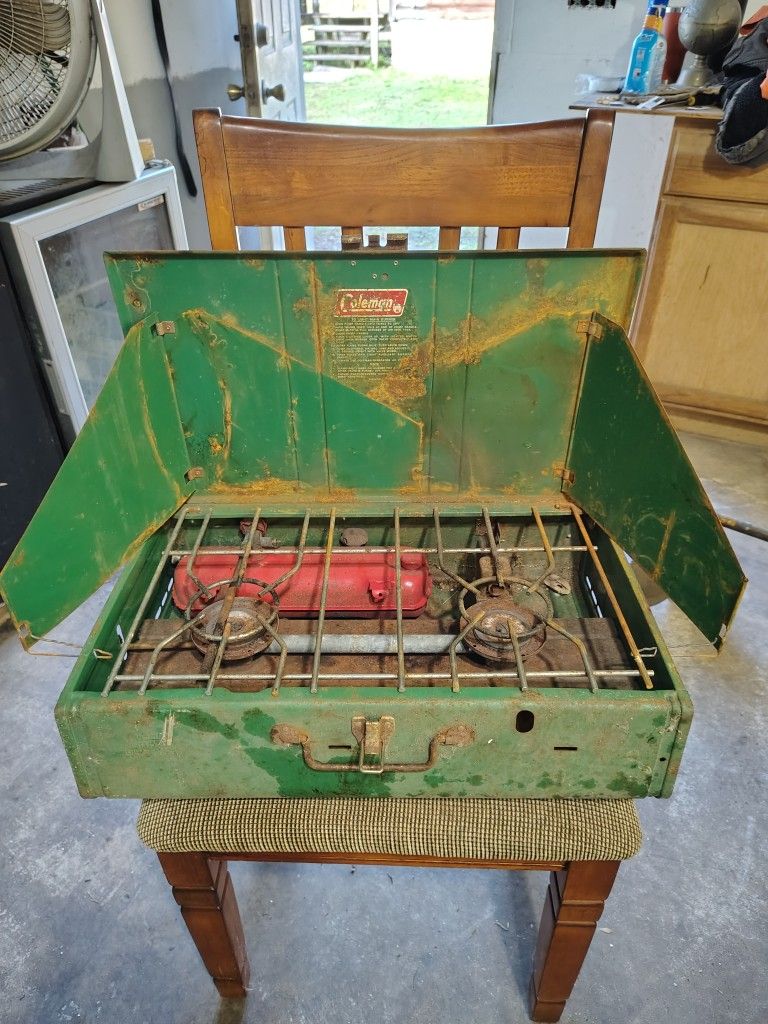 (Vintage) Coleman Camp Stove