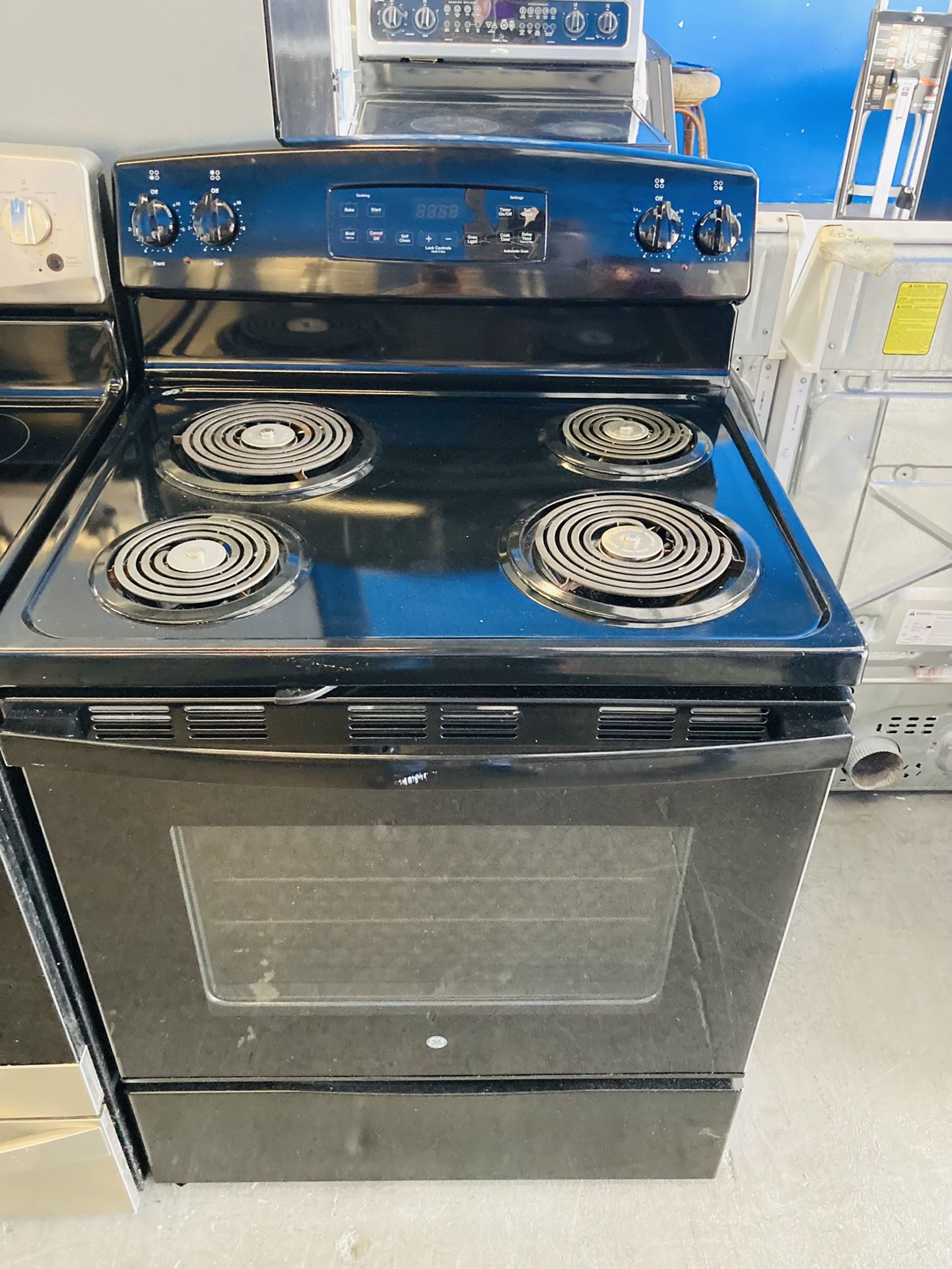 New Scratch And Dent Ge Black Stove