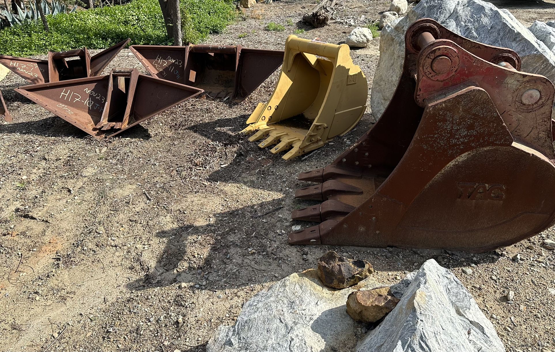 Large Excavator And Backhoe Buckets 