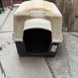 Petmate Large Dog House