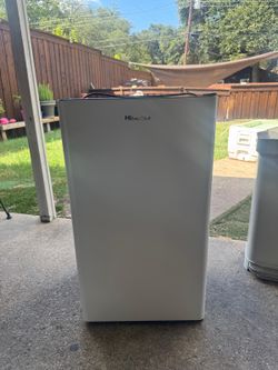 Mini fridge