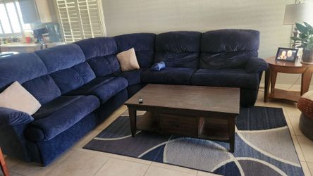 Couch with recliners and pull out bed