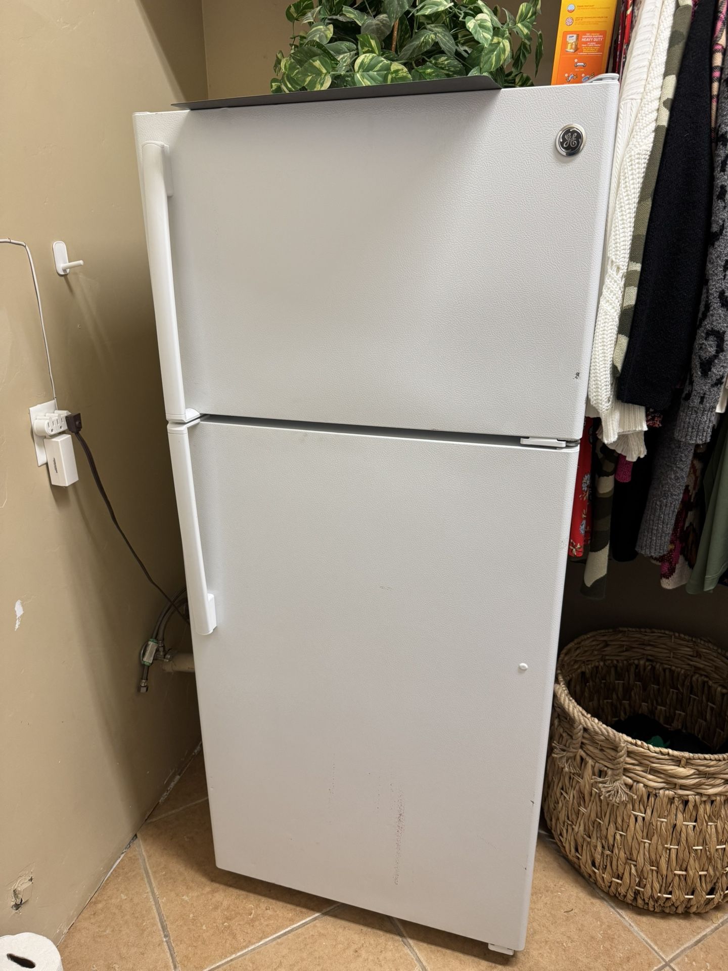 GE Refrigerator