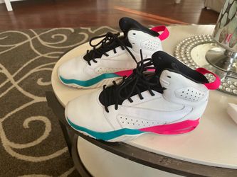 Jordan , tennis shoes, lift Off used like new 6.5 size