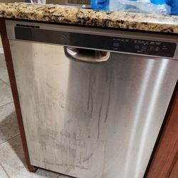 Whirlpool Dishwasher 