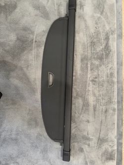 Retractable cargo roller blind cover