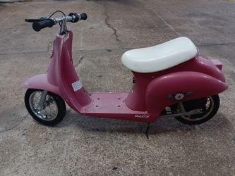 Razor Pocket Mod Daisy Girls Moped Rechargeable 