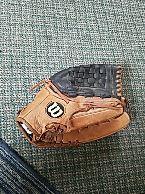 Men's Wilson softball glove