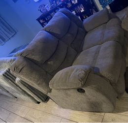 Recliner love seat