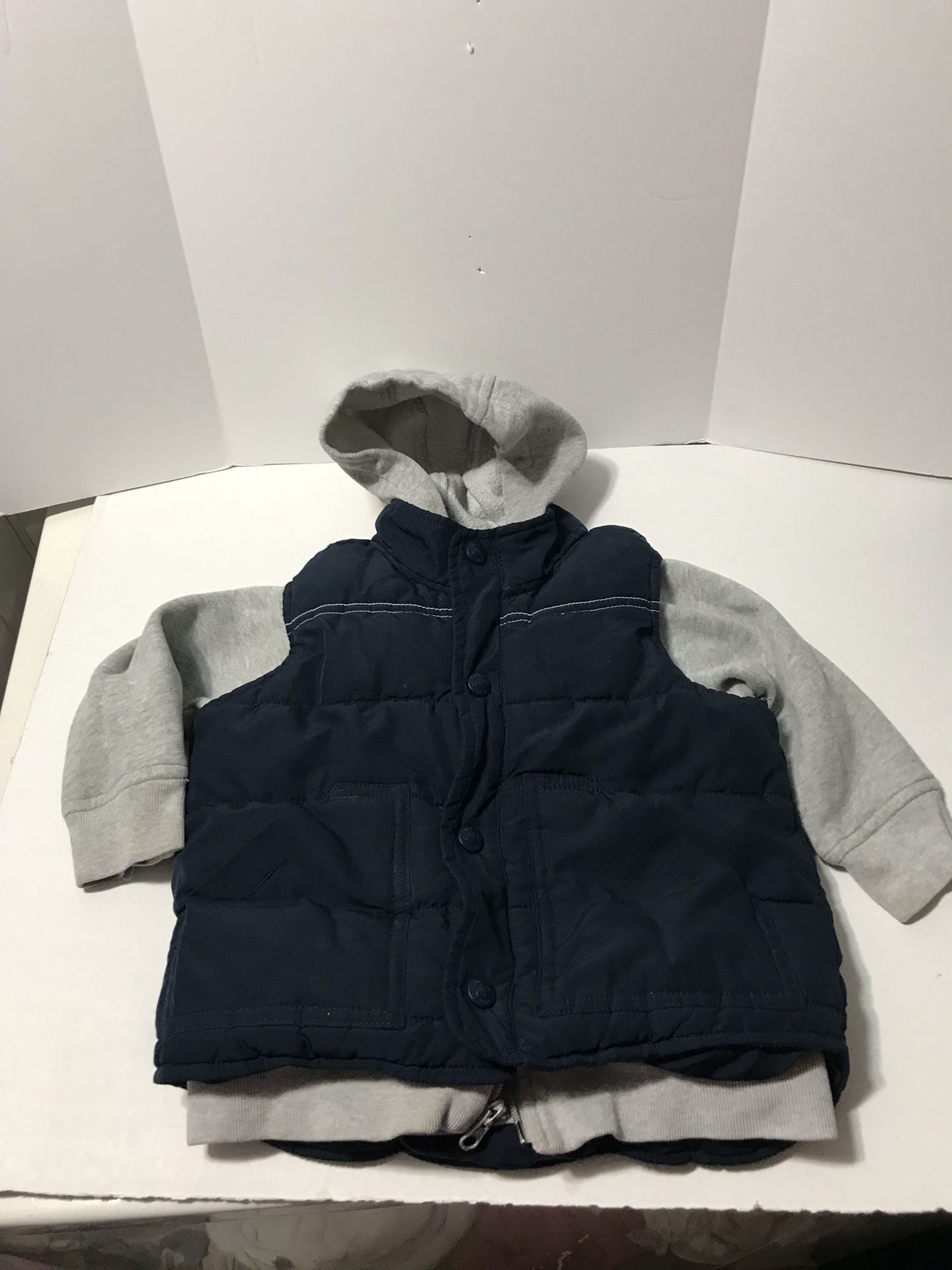 Old Navy Toddler Winter Jacket 2 pockets Snap button Hoodie! Size 2T
