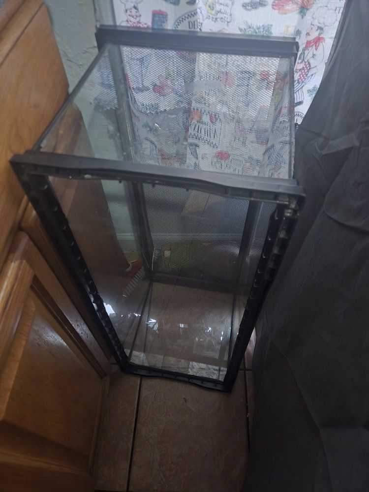 20 Gallon Reptile With Lid
