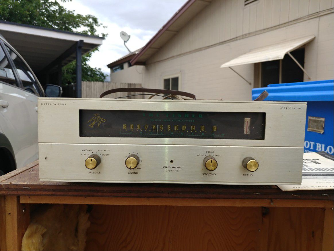 The Fisher FM-100-B Tuner - Vintage