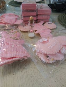 Instintivos Y Recuerdos Para Baby Shower De Niña. De Los Frasquitos Son 36 A Buen Precio.
