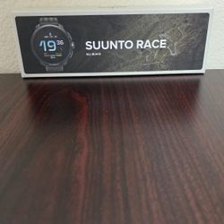 Suunto Race All Black Smartwatch