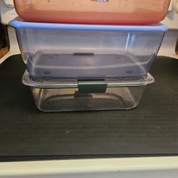 Tupperware/ Rubbermaid 