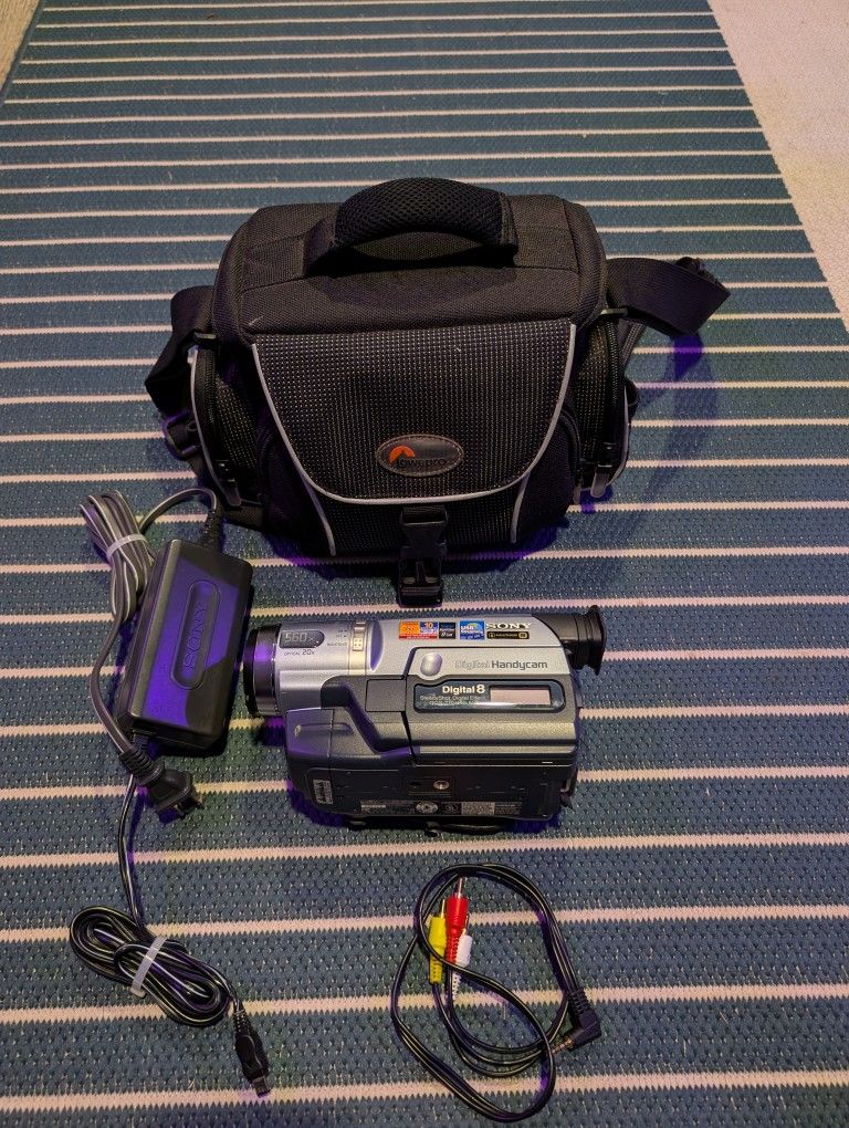 Sony handycam Hi 8 VHS Retro Camera