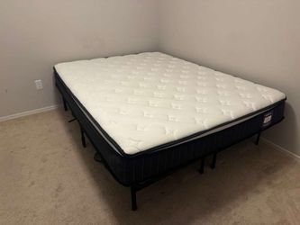 Queen Hybrid Mattress + Platform Base – Excellent Condition. HUGE MOVING SALE!