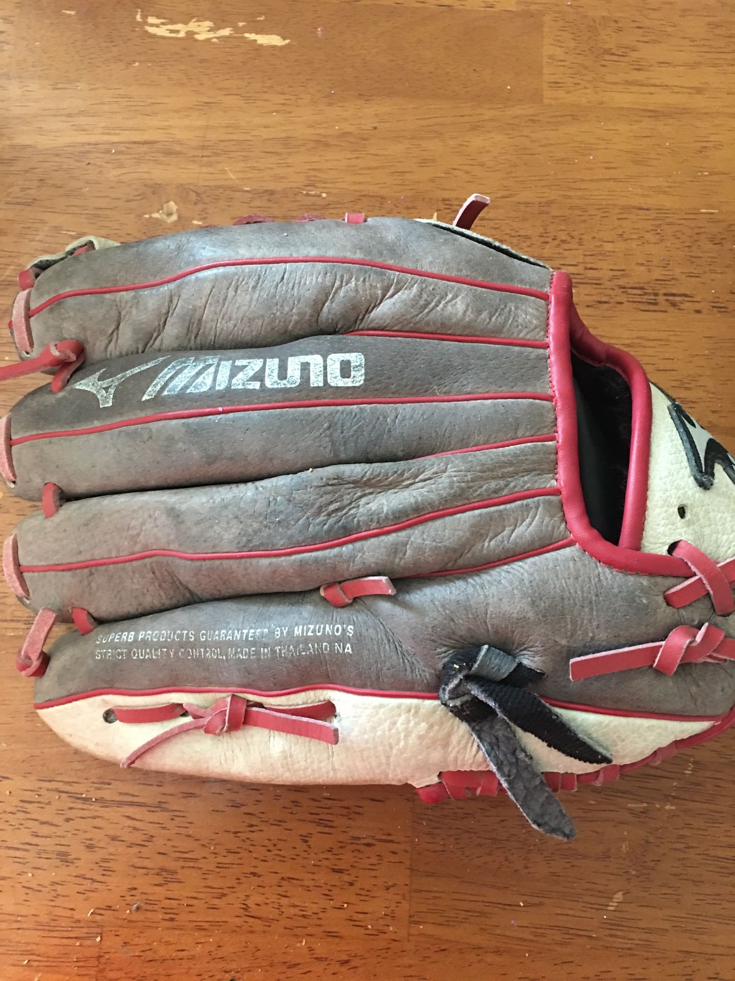 Girls baseball glove in good shape $10