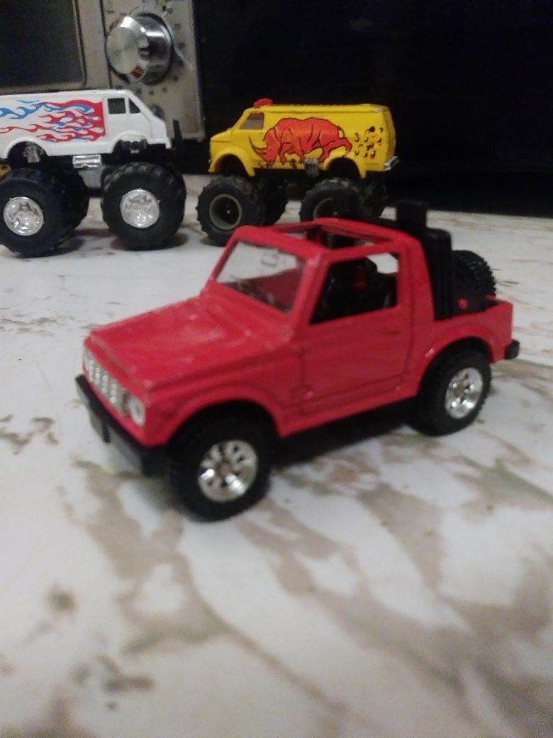 Suzuki Samurai toy car