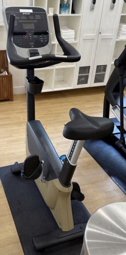 PRECOR UPRIGHT BIKE IN GREAT CONDITION! READY 4 PICKUP OR DELIVERY!!