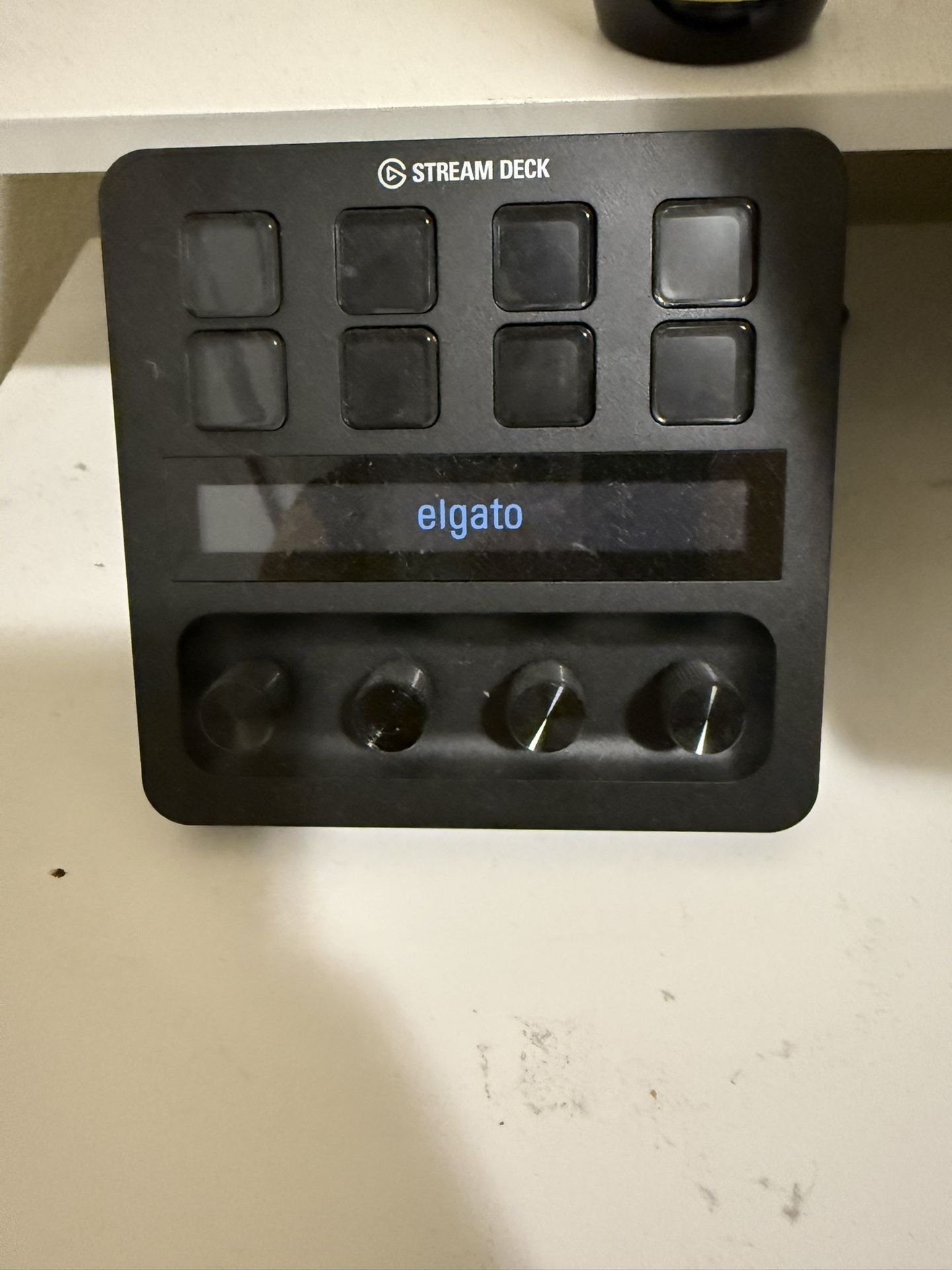 El gato Stream deck/ audio mixer