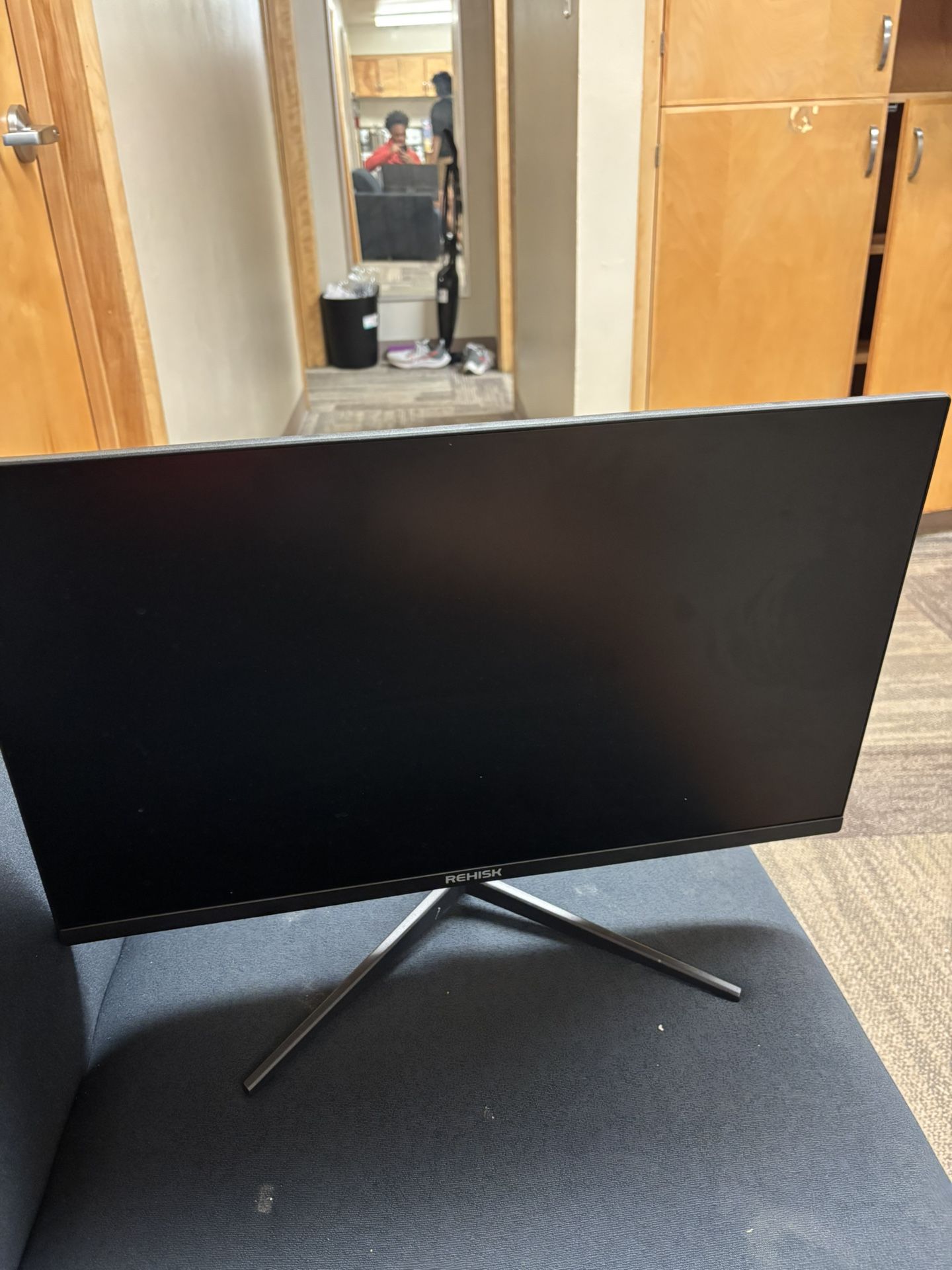 24’ 140 htz Monitor