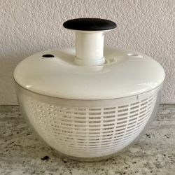 OXO Salad Spinner - Excellent Condition