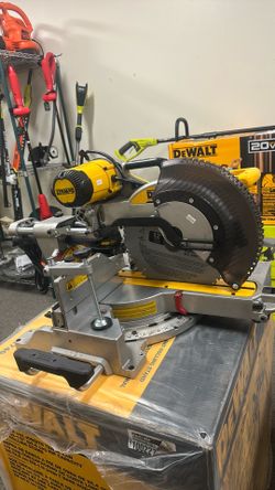 DEWALT 15 Amp Corded 12 in. Double Bevel Sliding Compound Miter Saw with XPS technology, Blade Wrench and Material Clamp