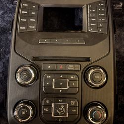 2013 Ford F150 Complete Radio / Dash