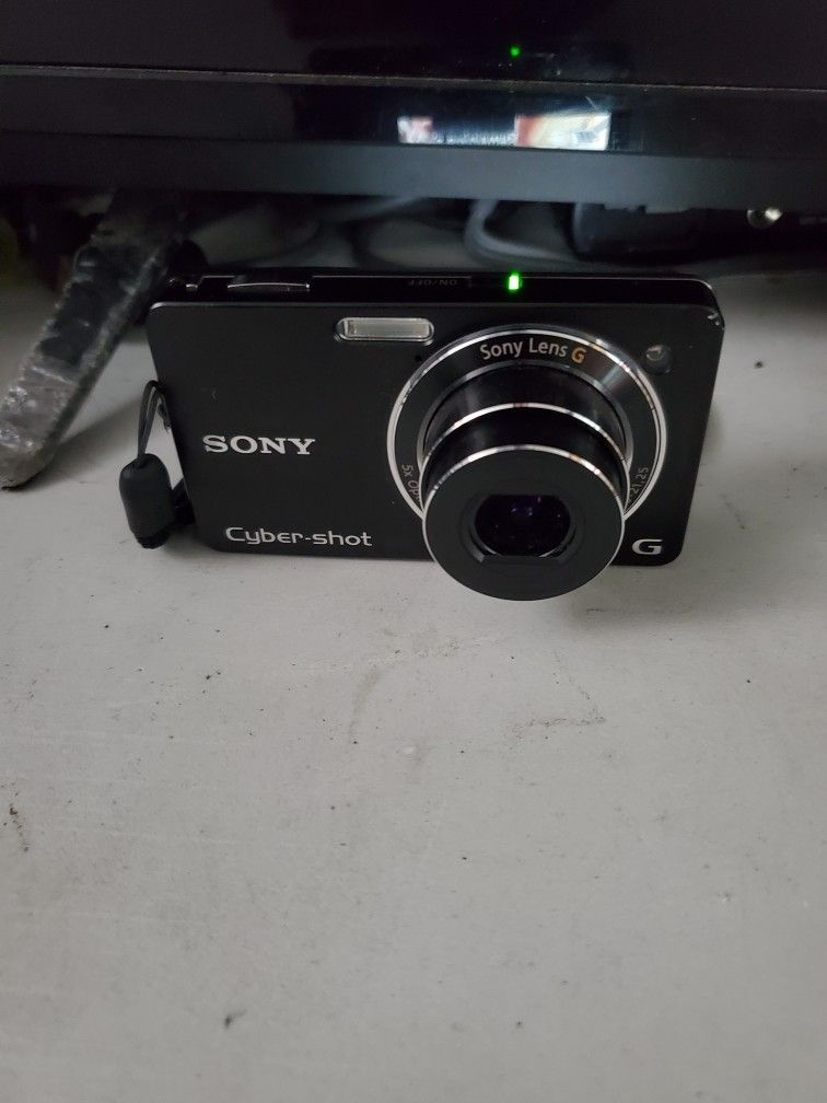 SONY CYBER SHOT DSC-WX1 CAMERA $80 FIRM CHARGER INCLUDED