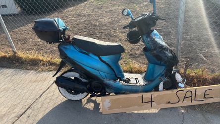 Gas powered scooter