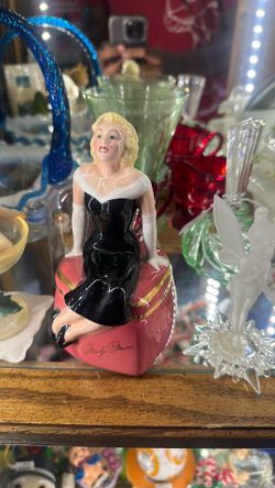 Glass figure