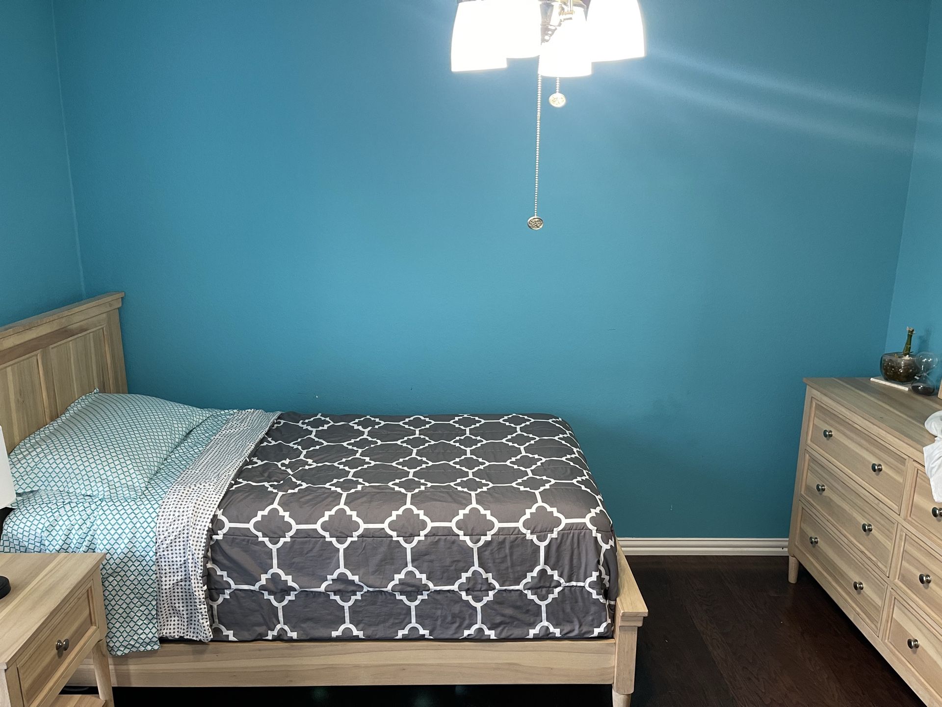 Bedroom Furniture Set( mattress not included)