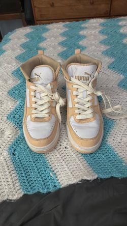 Puma Rebound Joy/mid Top White And Peach 7.5 Woman’s Sneakers Excellent Shape