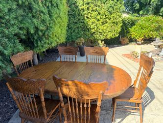 Dining room table & 6 chairs